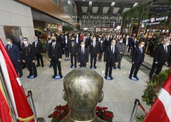 Sabiha Gökçen Havalimanı’nda 09.05’te hayat durdu