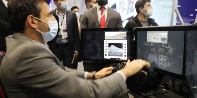 Selçuk Bayraktar M60 tank simülatörünü test etti