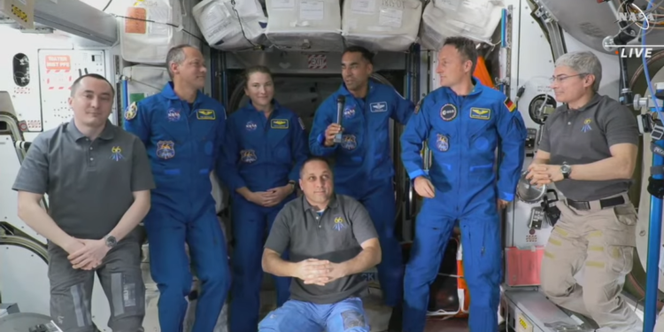 ‘Crew-3’ astronotları Uluslararası Uzay İstasyonu’na ulaştı