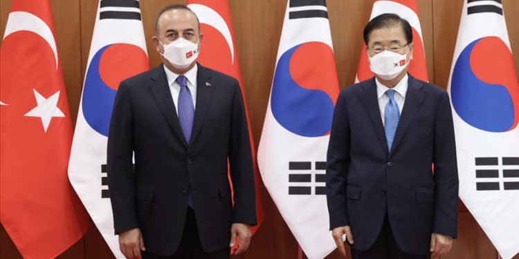 Türkiye ile G. Kore savunma sanayi ve THY uçuşlarını görüştü