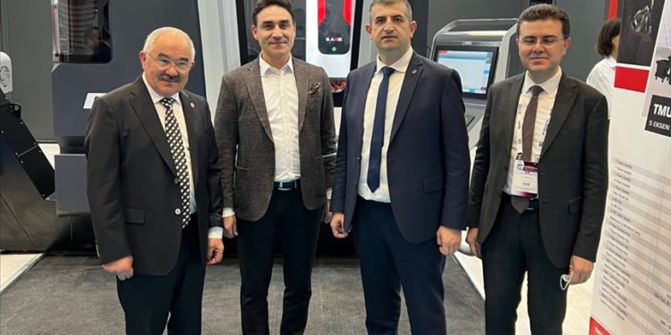 Haluk Bayraktar’dan SAHA EXPO’da Özdemir Bayraktar paylaşımı