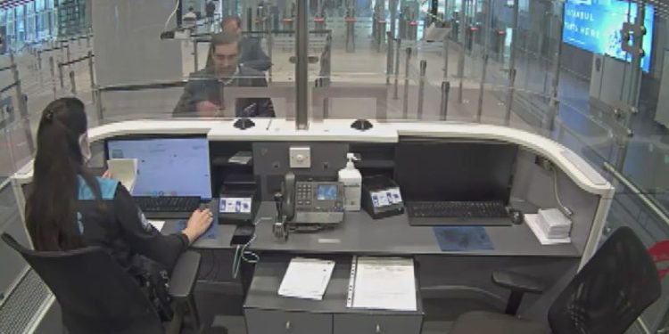 ABD’li diplomat Suriye uyruklu kişiye sahte pasaport çıkardı