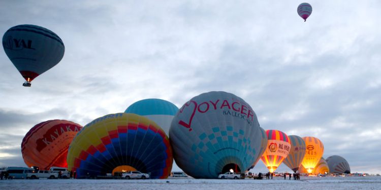 Kapadokya’da 388 bin turist balonla uçuş yaptı
