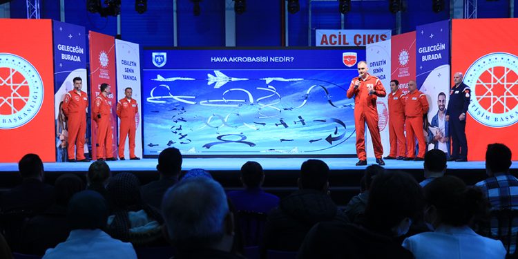 Türk Yıldızları NF-5 uçaklarından Hürjet’e geçiş yapacak