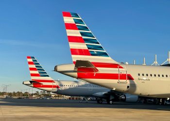 American Airlines alkol satışını geri getiriyor