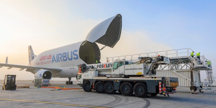 Boeing durdurdu, Airbus devam ediyor