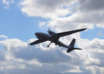 ‘Bayraktar Akıncı B’ gökyüzüyle buluştu