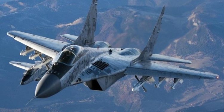 AB, Ukrayna’ya hangi savaş uçaklarını verecek?