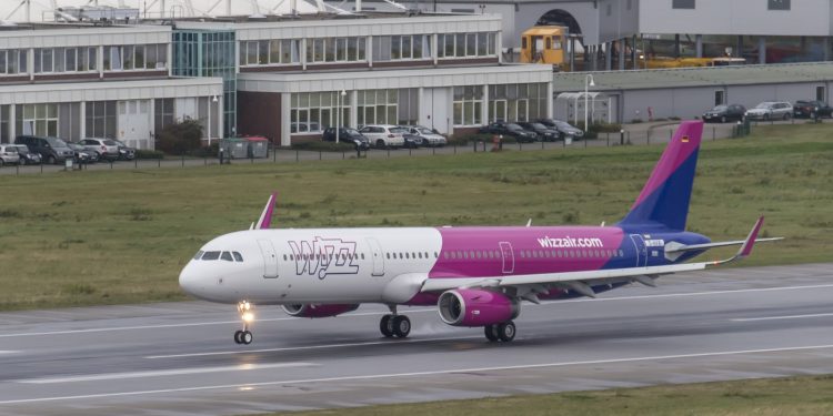 Ukrayna’da mahsur kalan uçaklarını kurtarmak istiyor