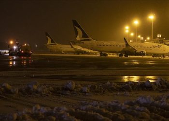 Ankara’daki kar yağışı hava ulaşımını olumsuz etkiledi
