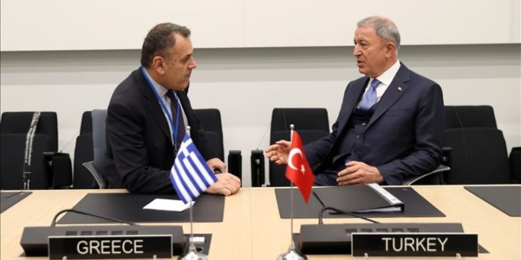 Bakan Akar, Yunan mevkidaşı Panagiotopoulos ile görüştü