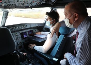 Erdoğan, kokpitte merak ettiklerini pilotlara sordu