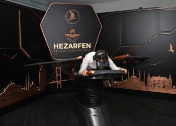 THY’nin özel yolcu salonunda sanal uçuş simülatörü