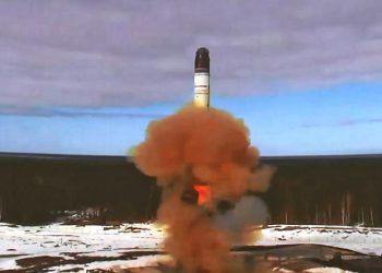 Rusya, Sarmat kıtalararası balistik füzeyi ilk kez ateşledi