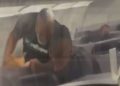 Mike Tyson uçakta yolcuyu yumrukladı
