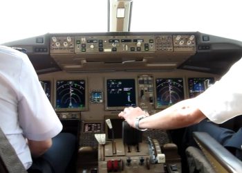 Pilotun kokpitte sigara yaktığı iddiası Mısır’da tartışma yarattı