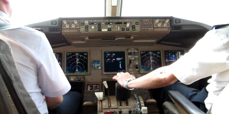 Pilotun kokpitte sigara yaktığı iddiası Mısır’da tartışma yarattı