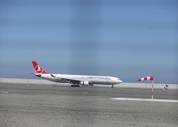 Rize-Artvin Havalimanı’na ilk yolcu uçağı iniş yaptı