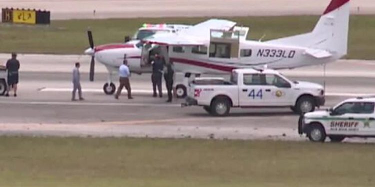 Havacılık bilgisi olmayan yolcu uçağı indirmeyi başardı