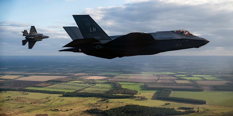 NATO-Rusya gerginliği: F-35’ler havalandı