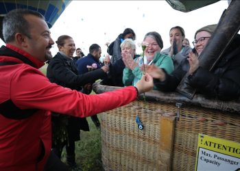 Kapadokya’da kadın turistlerin ‘Anneler Günü’ kutlandı