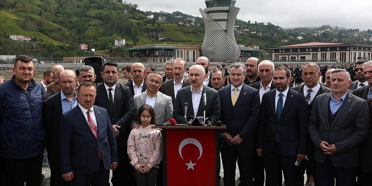 “Türk sivil havacılığı küresel bir güce dönüştü”