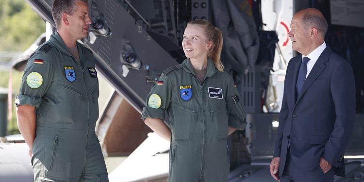 Berlin Uluslararası Uzay ve Havacılık Fuarı kapılarını açtı