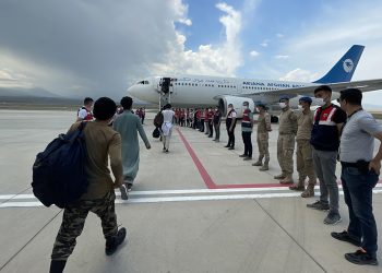 Göçmenler 96 charter sefer ile ülkelerine gönderildi