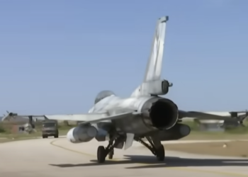 Gayriaskeri statüdeki Limni Adası’nda Yunan F-16’ları görüntülendi