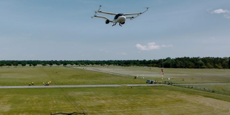 Hava taksi VoloConnect ilk uçuşunu yaptı