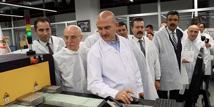 Bakan Soylu, yerli ve milli pasaportun üretimini başlattı