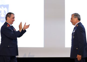 Hava Kuvvetleri Komutanlığında devir teslim töreni