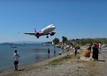 Wizz Air uçağının alçak inişi yürekleri ağıza getirdi