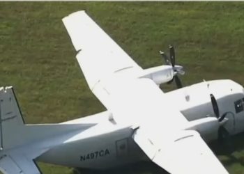 İki pilotla havalandı, tek pilotla indi