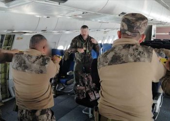 Uçak kaçırma olaylarına karşı “enerji silahı” eğitimi