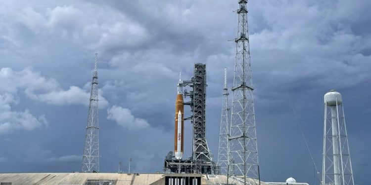 NASA, Ay yolculuğunu üçüncü kez erteledi