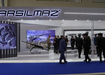 Polonya ve Azerbaycan’da Sarsılmaz rüzgarı esti