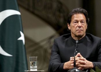 Pakistan medyası: Eski Başbakan İmran Han uçak kazasından kurtuldu