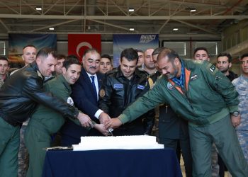 Türk, Azerbaycanlı ve Pakistanlı AKINCI operatörleri göreve hazır