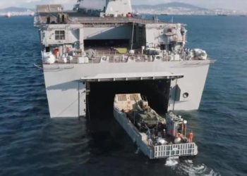 Altay tankı, TCG Anadolu gemisine çıktı