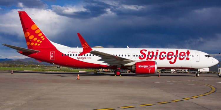 Hindistan’da 75’ten fazla uçak bakım sorunu nedeniyle uçamıyor