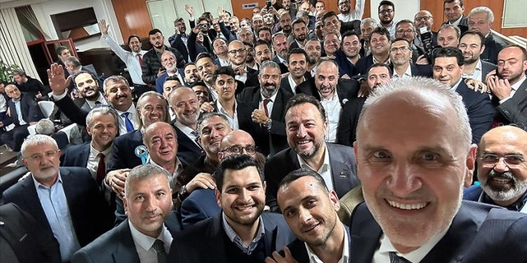 Şekib Avdagiç, İTO’ya yeniden başkan seçildi