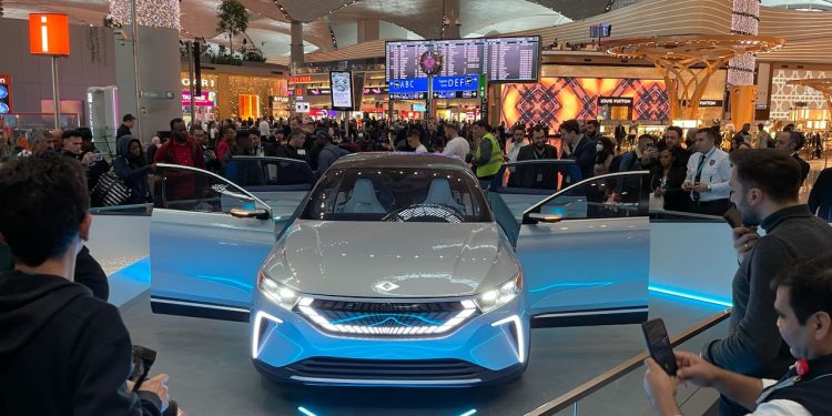 TOGG, İstanbul Havalimanı’nda görücüye çıktı