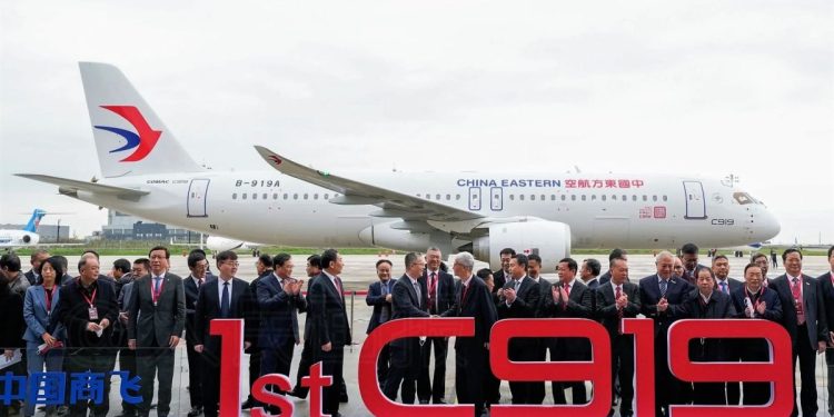 İlk COMAC C919 uçağı China Eastern Airlines’a teslim edildi