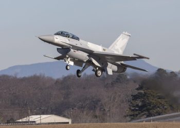 Lockheed Martin F-16 Block 70 ilk uçuşunu tamamladı