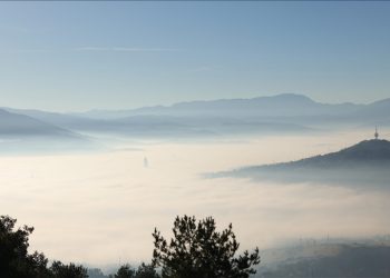 Hava kirliliği nedeniyle uçaklar iniş yapamadı