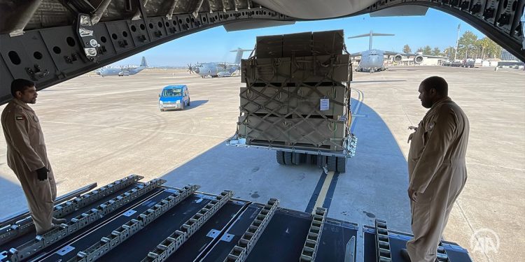 BAE Türkiye’ye 32 uçak yardım gönderdi