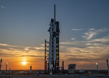 SpaceX roketinde teknik arıza: Fırlatma ertelendi