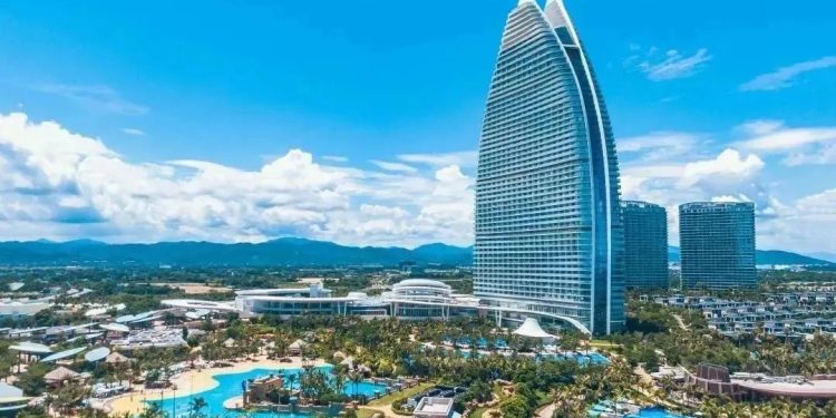 Rus turistler Çin’in Sanya şehrine yöneliyor
