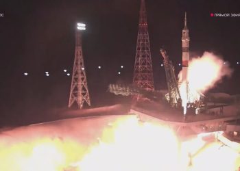 Rusya, uzayda mahsur kalan astronotları kurtarma görevine başladı